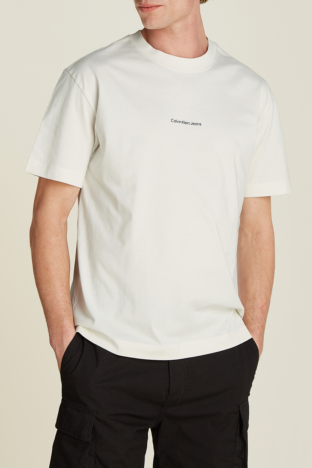 תמונת כל הלוק של חולצת טי ניו יורק